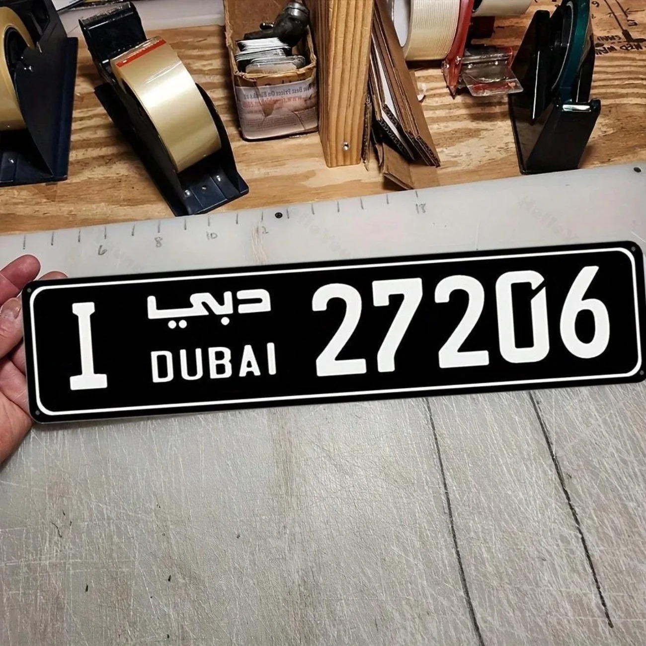 Car Accessories In Dubai - Papan Nama Jalan Bertema Dubai dari